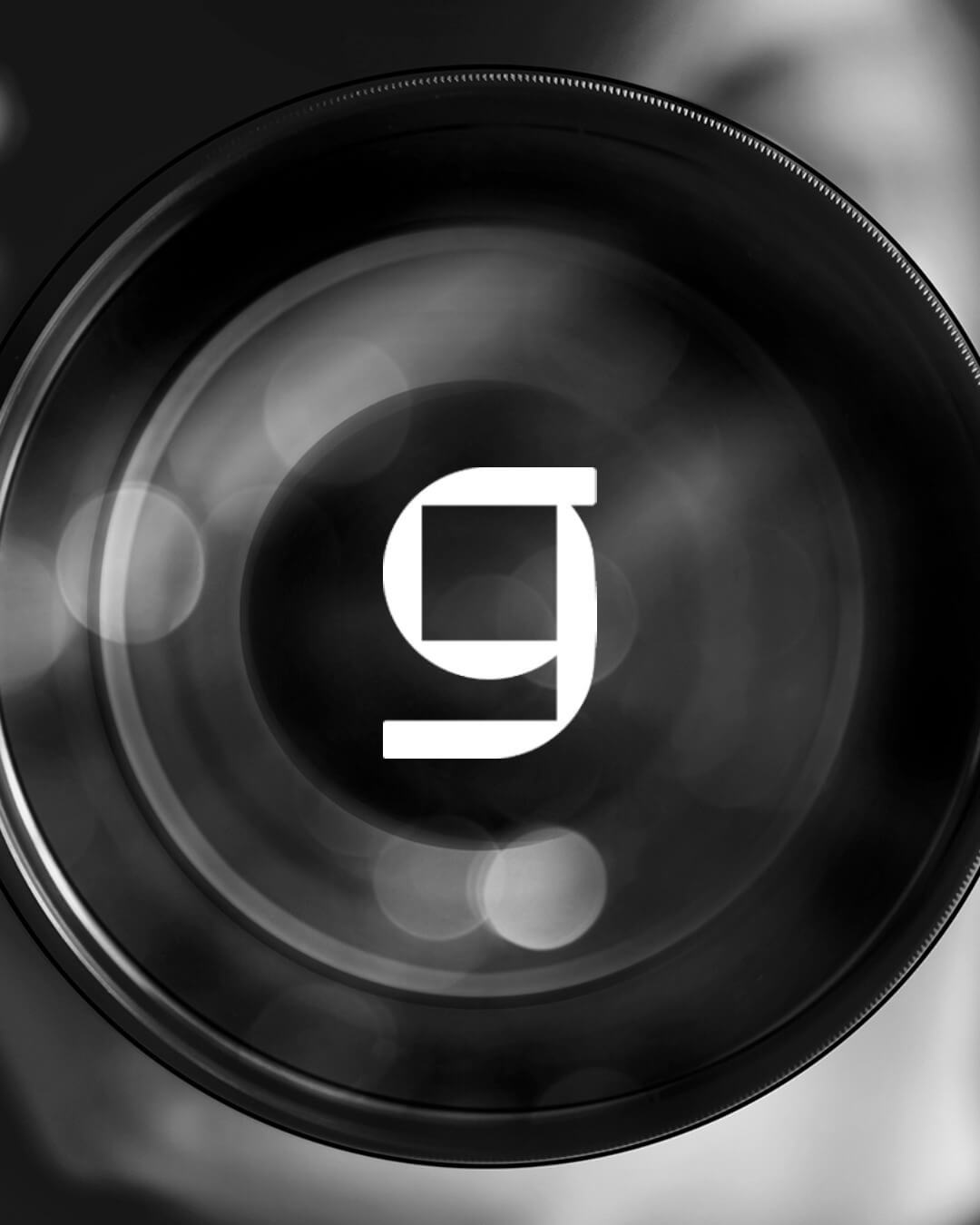 Glan fotós márka submark jelölése kör alakú grafikai kompozícióban