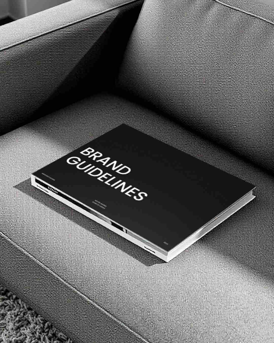 Prémium szépségszalon márka arculati kézikönyv fekete borítóval, LYSS PARK brand guidelines